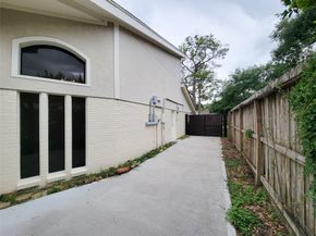 5654 Cheena, Houston TX 77096