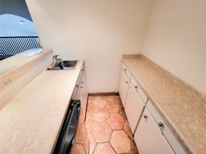5654 Cheena, Houston TX 77096