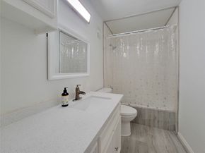 5654 Cheena, Houston TX 77096