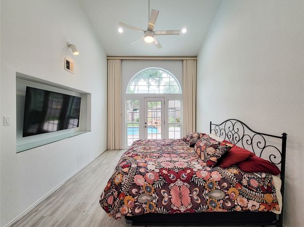5654 Cheena, Houston TX 77096