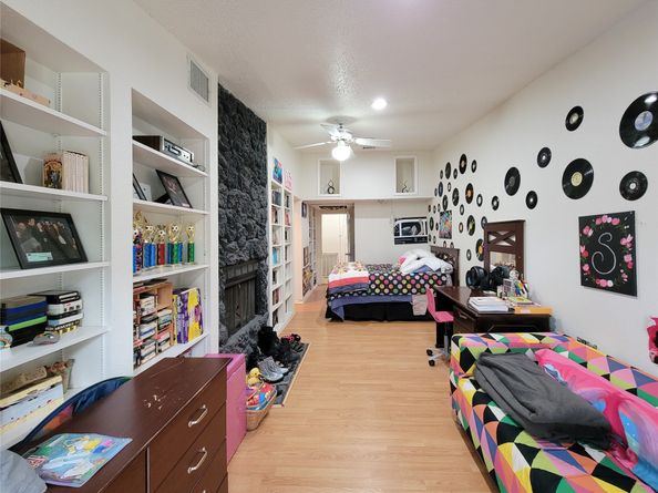 5654 Cheena, Houston TX 77096