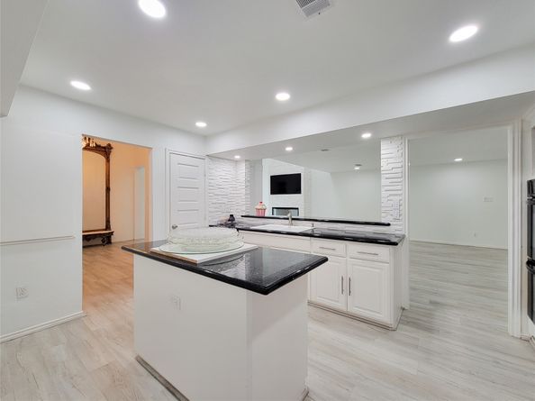 5654 Cheena, Houston TX 77096