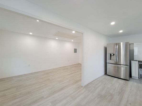 5654 Cheena, Houston TX 77096