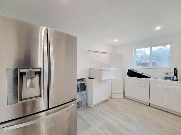 5654 Cheena, Houston TX 77096