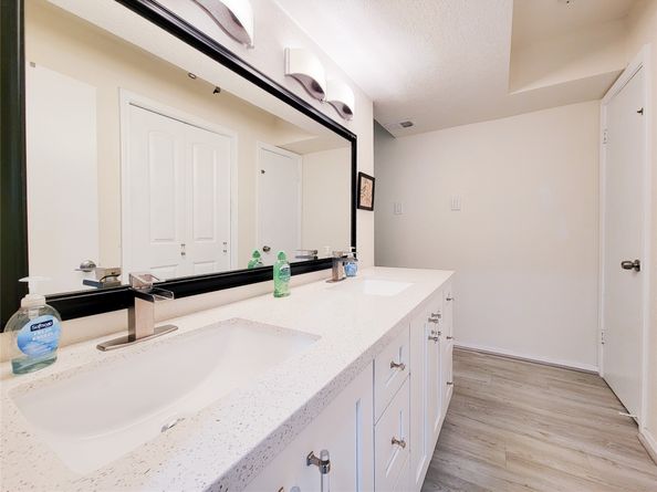5654 Cheena, Houston TX 77096