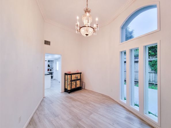 5654 Cheena, Houston TX 77096