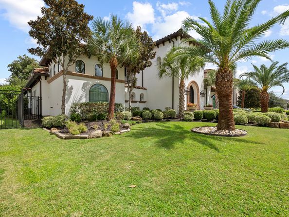 35 Enclave Manor Drive, Sugar Land TX 77479