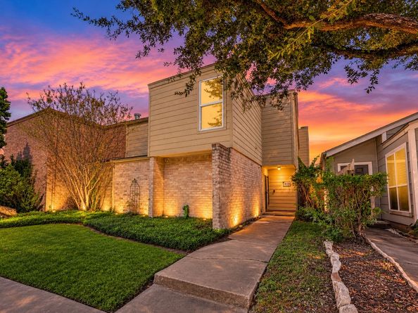 1919 Wilcrest Drive, Houston TX 77042