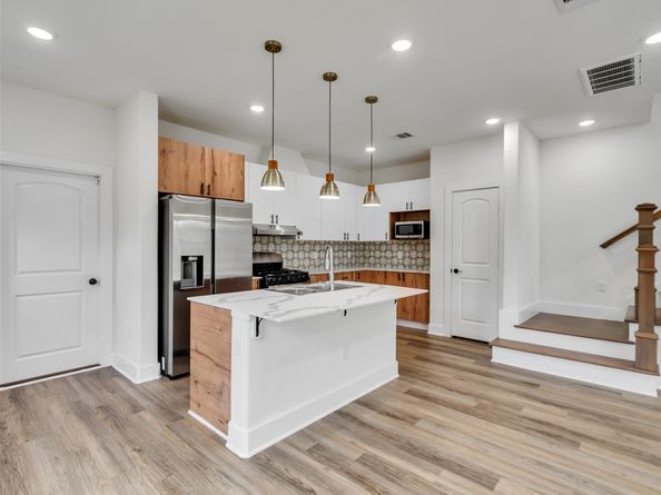 855 S Victory Drive C, Houston TX 77088
