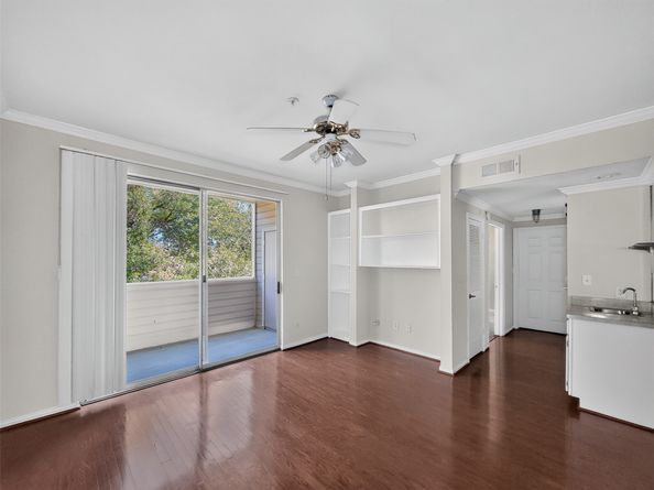 2111 Welch B214, Houston TX 77019