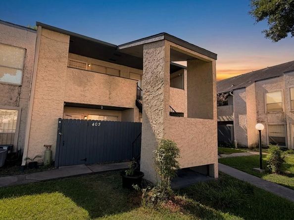 7313 Gulf Freeway 403, Houston TX 77017