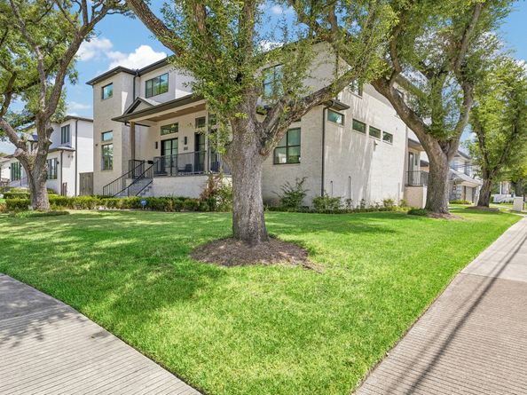 4951 Valkeith Drive, Houston TX 77096