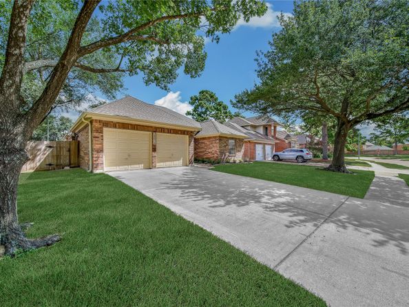 16014 Brittany Knoll Drive, Houston TX 77095