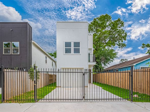 7307 W Knoll Street, Houston TX 77028