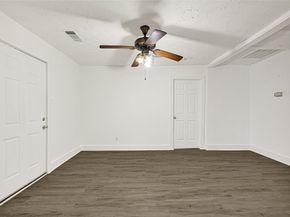 969 Wakefield Drive, Houston TX 77018