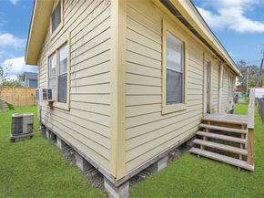 969 Wakefield Drive, Houston TX 77018