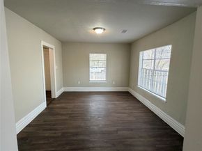 2212 Semmes Street, Houston TX 77026