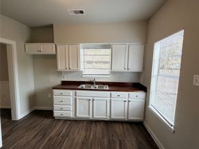 2212 Semmes Street, Houston TX 77026