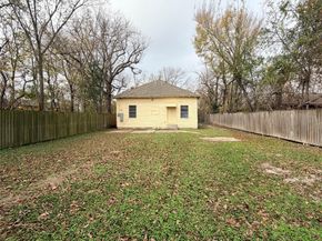 2212 Semmes Street, Houston TX 77026