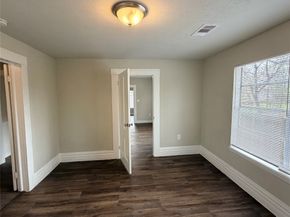 2212 Semmes Street, Houston TX 77026