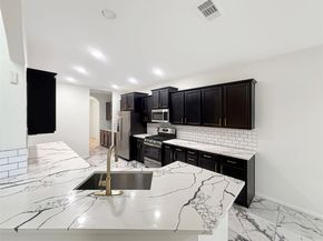 4 Logan Creek Lane, Conroe TX 77304