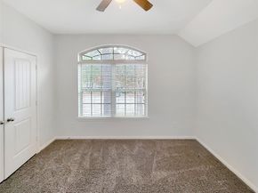 4 Logan Creek Lane, Conroe TX 77304