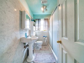 4931 Mercedes Lane, Houston TX 77022