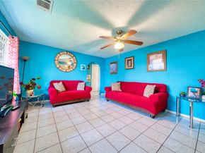 4931 Mercedes Lane, Houston TX 77022