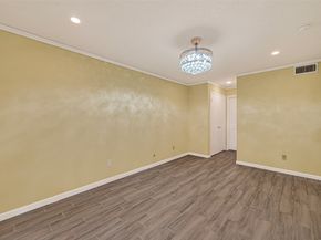 10075 Westpark Drive 84, Houston TX 77042