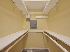 10075 Westpark Drive 84, Houston TX 77042