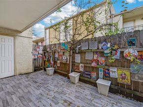 10075 Westpark Drive 84, Houston TX 77042