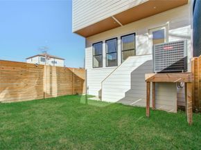 5753 Kiam, Houston TX 77007