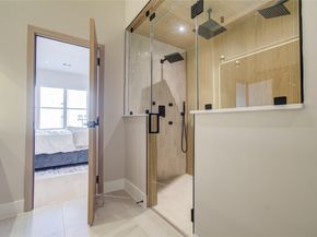 5753 Kiam, Houston TX 77007