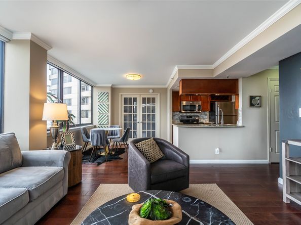 3525 Sage Road 1009, Houston TX 77056