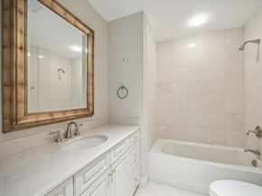 1100 Uptown Park Boulevard 23, Houston TX 77056