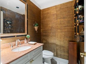 1100 Uptown Park Boulevard 23, Houston TX 77056