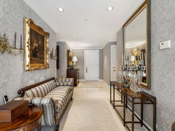 1100 Uptown Park Boulevard 23, Houston TX 77056