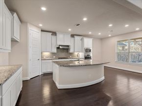 35 N Wheatleigh Drive, Tomball TX 77375