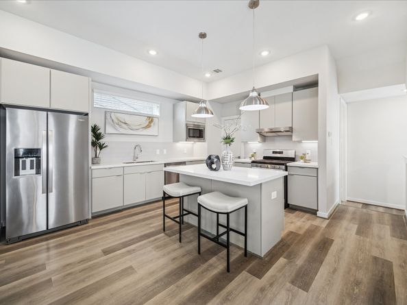 5823 Fairdale Lane B, Houston TX 77057