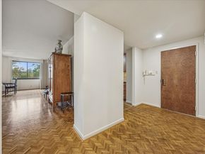 49 Briar Hollow Lane 203, Houston TX 77027