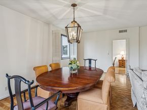 49 Briar Hollow Lane 203, Houston TX 77027