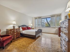 49 Briar Hollow Lane 203, Houston TX 77027