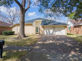 2506 Bisontine Street, Friendswood TX 77546