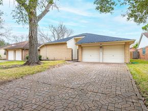 2506 Bisontine Street, Friendswood TX 77546