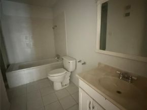 8323 Wilcrest Drive 17002, Houston TX 77072