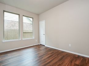 5039 Azalea Trace Drive, Houston TX 77066
