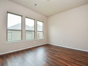 5039 Azalea Trace Drive, Houston TX 77066