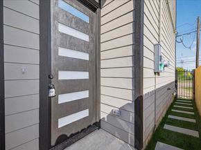 4117 Yale Street, Houston TX 77018
