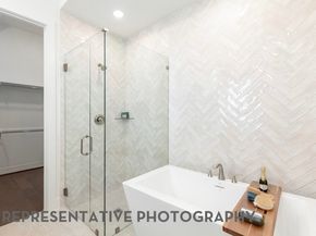 17911 Oakwood Stream Drive, Webster TX 77598