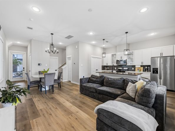6723 Parker Oaks Lane, Houston TX 77076